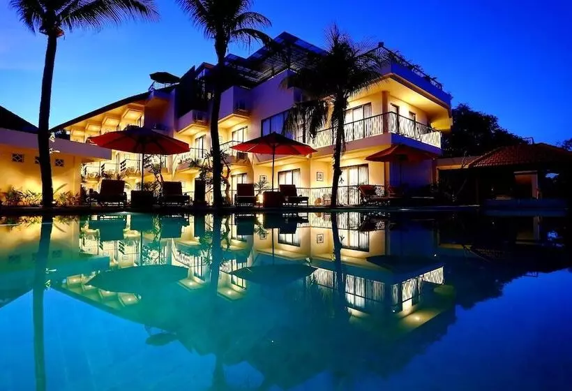 فندق Capa Maumere