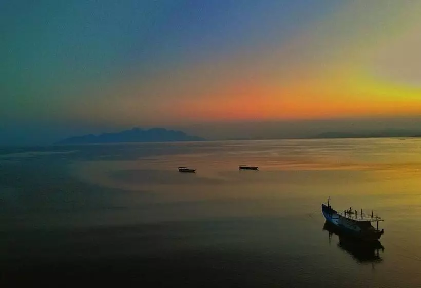 فندق Capa Maumere