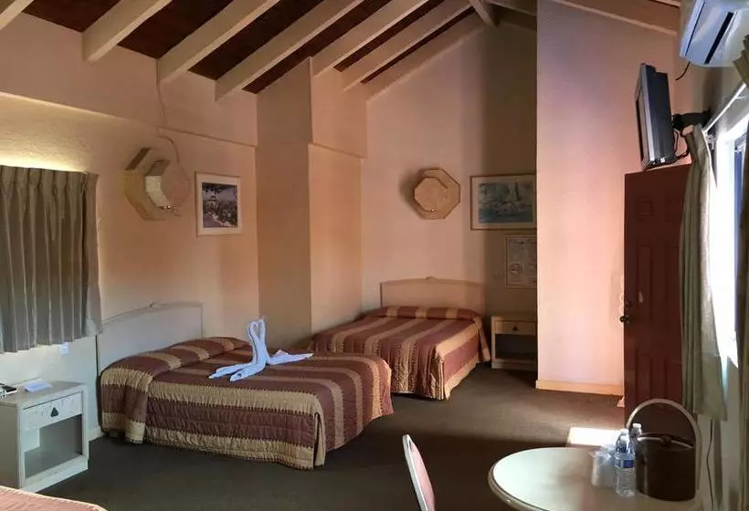 ホテル Del Sol Inn