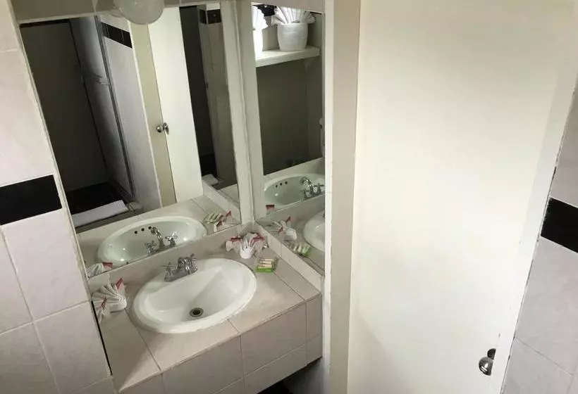 ホテル Del Sol Inn