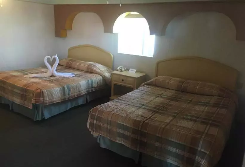 ホテル Del Sol Inn