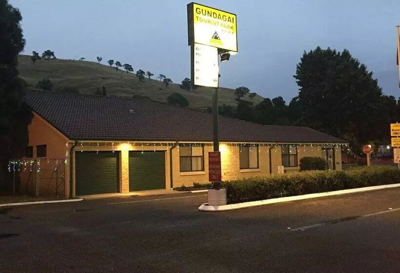 Hotel Gundagai Cabins & Tourist Park