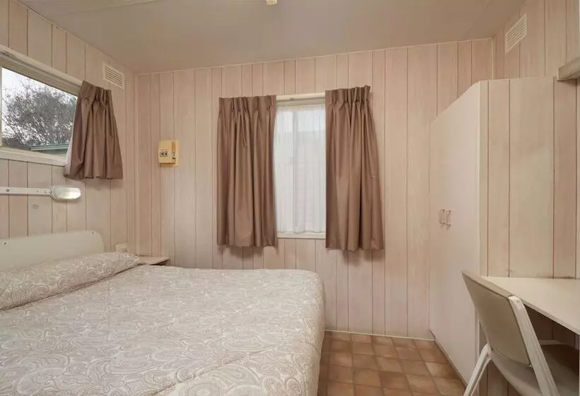 Hotel Gundagai Cabins & Tourist Park