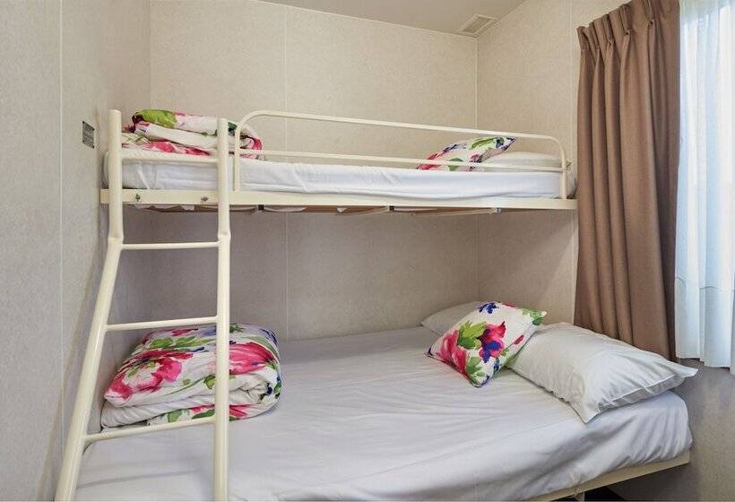 Отель Gundagai Cabins & Tourist Park