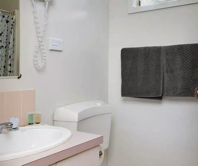 Hotel Gundagai Cabins & Tourist Park