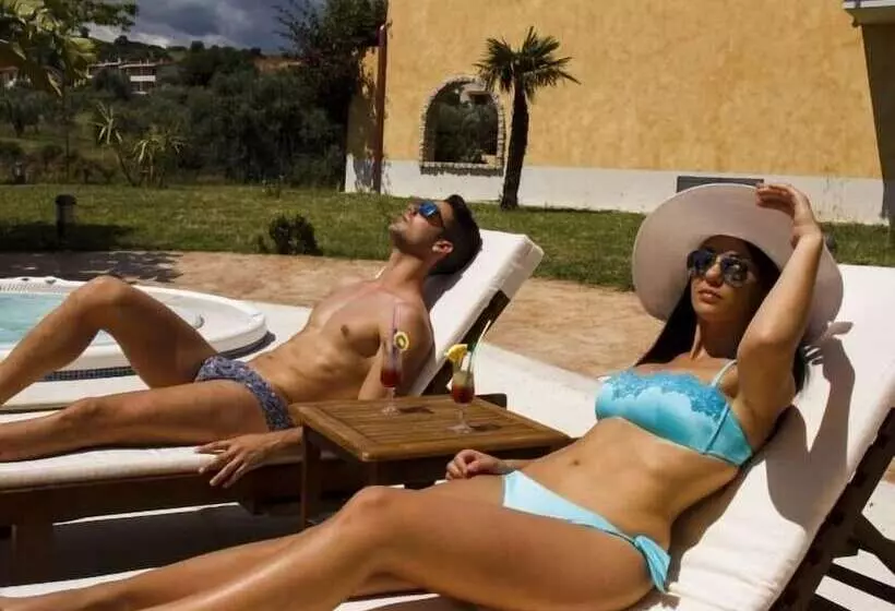 هتل Relais Capo Spulico Beach & Spa
