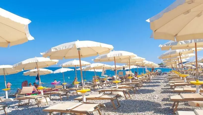 هتل Relais Capo Spulico Beach & Spa