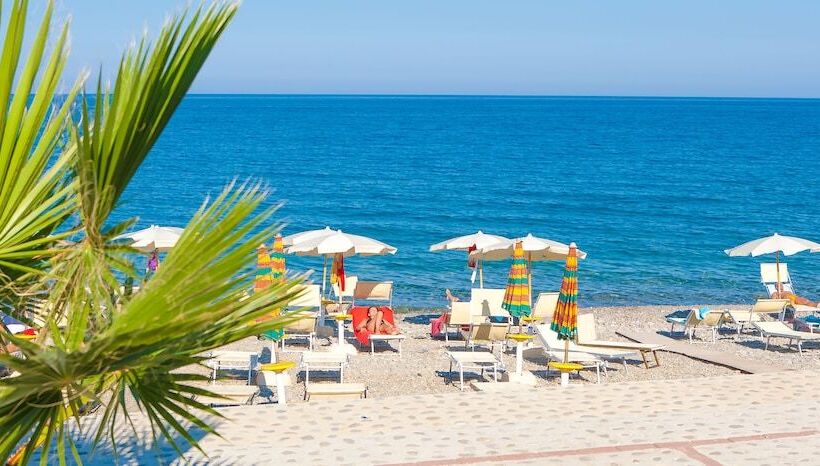 Отель Relais Capo Spulico Beach & Spa
