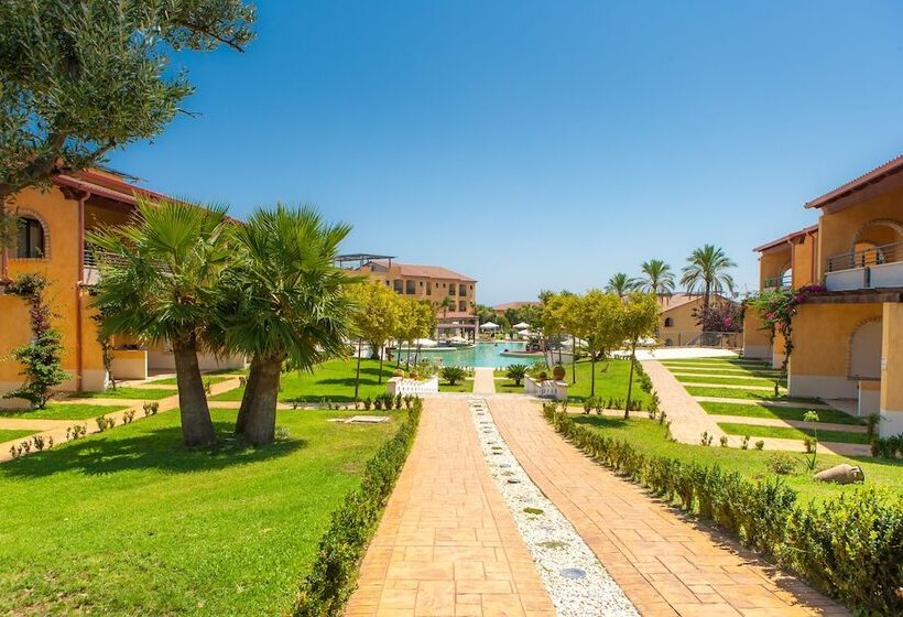 Отель Relais Capo Spulico Beach & Spa