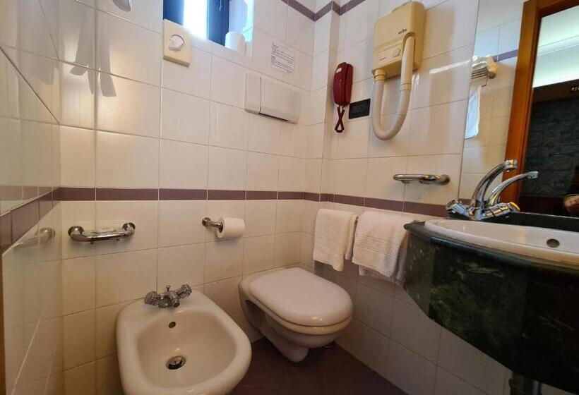 בית מלון כפרי Sabra