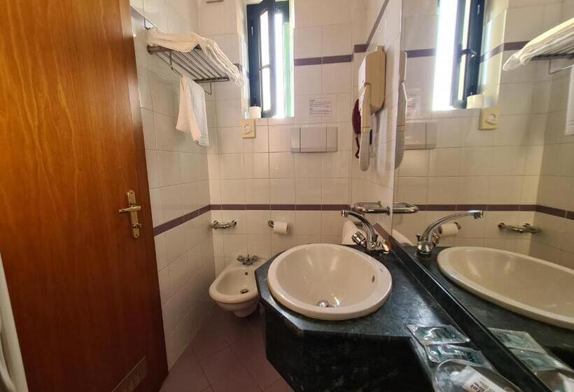 בית מלון כפרי Sabra