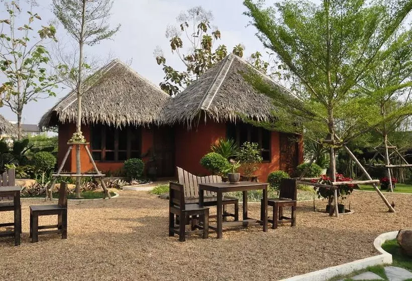 هتل The Charm Boutique Resort