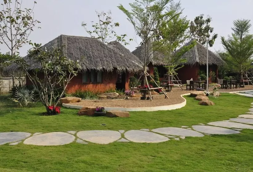 هتل The Charm Boutique Resort