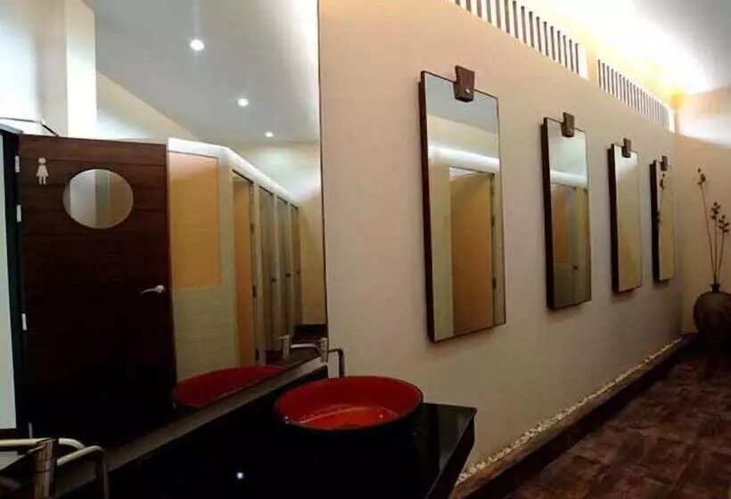 هتل The Charm Boutique Resort