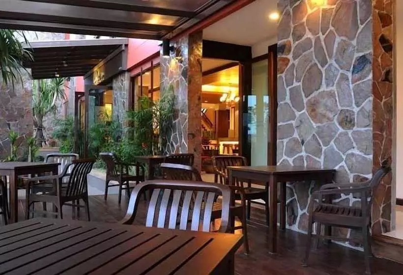 هتل The Charm Boutique Resort