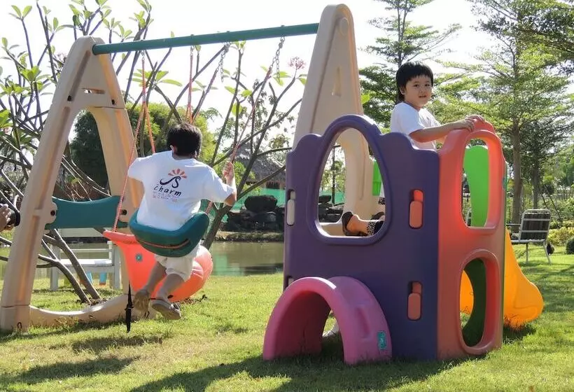 هتل The Charm Boutique Resort