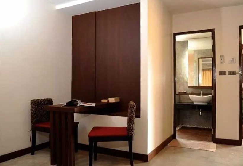 هتل The Charm Boutique Resort