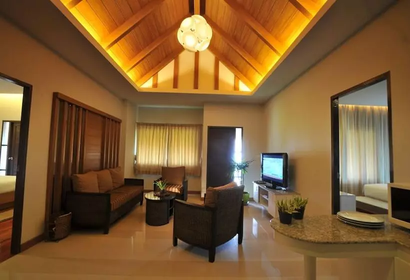 هتل The Charm Boutique Resort