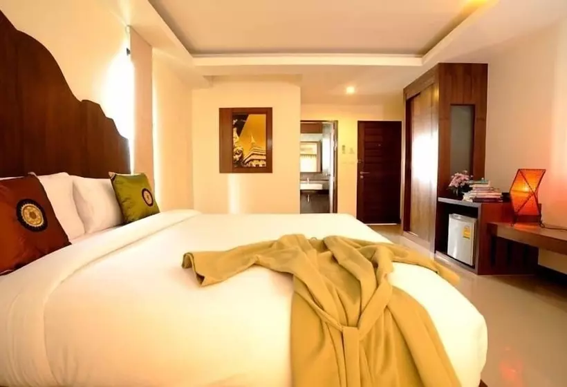 هتل The Charm Boutique Resort