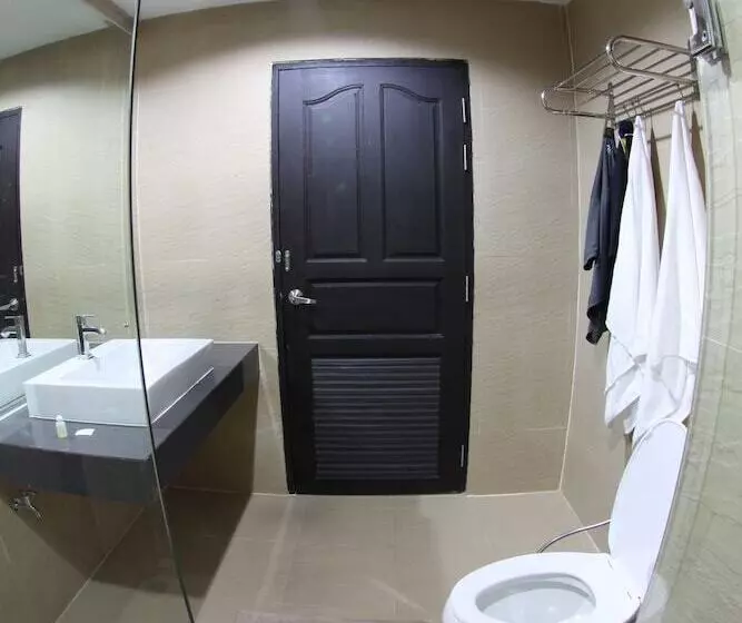 هتل White Inn Nongkhai