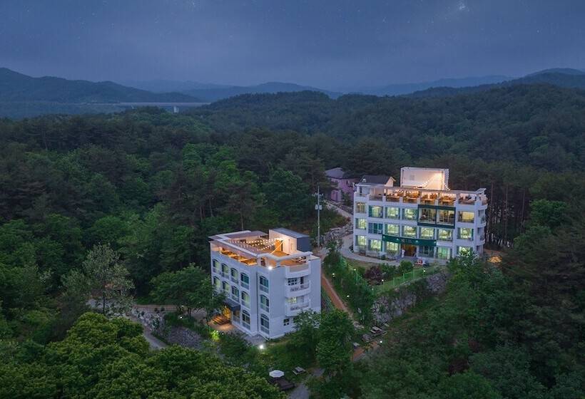 فندق Zio Pinetree