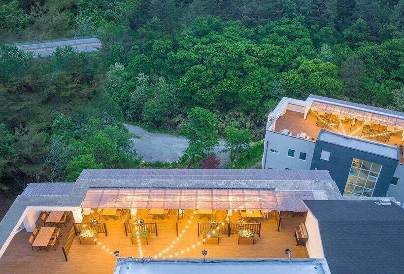 فندق Zio Pinetree