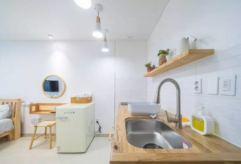 Отель Zio Pinetree