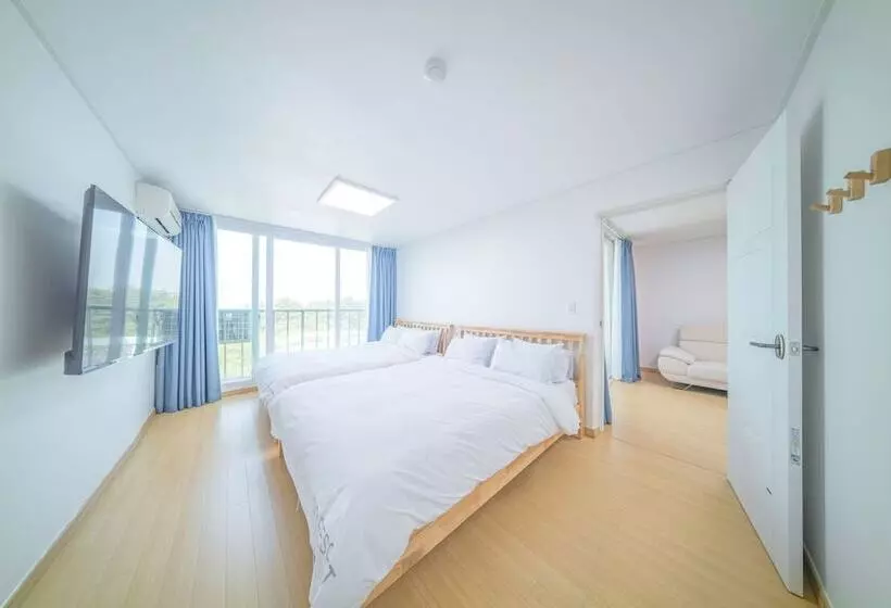 Отель Zio Pinetree