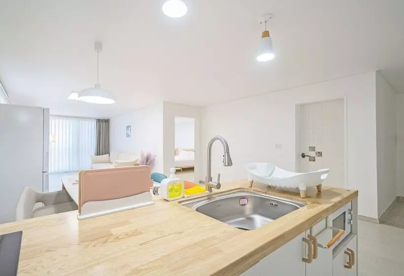 Отель Zio Pinetree