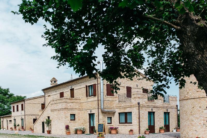 Moretti Village  B&b