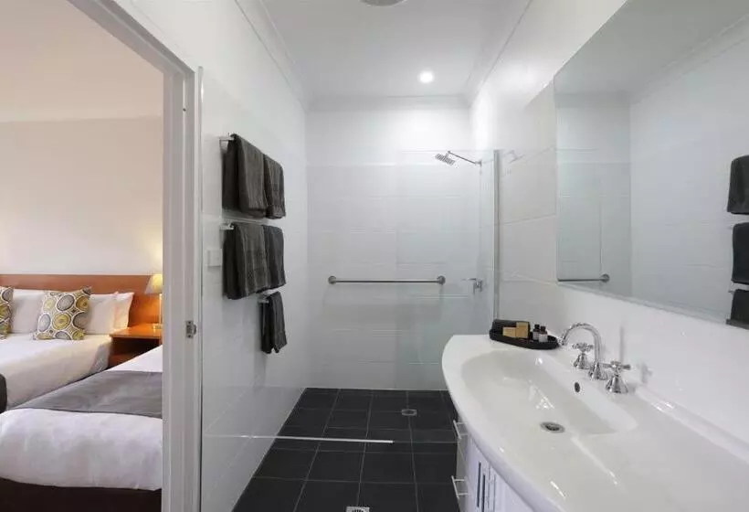 فندق على الطريق Cadman Motor Inn And Apartments