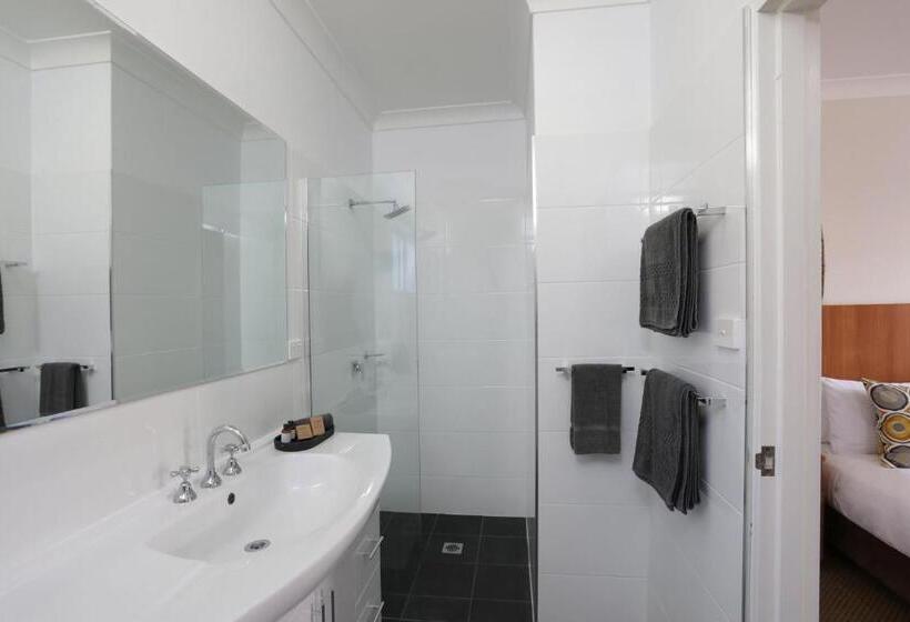 فندق على الطريق Cadman Motor Inn And Apartments