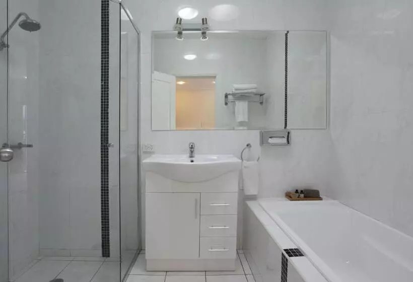 فندق على الطريق Cadman Motor Inn And Apartments