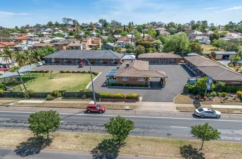 فندق على الطريق Cadman Motor Inn And Apartments