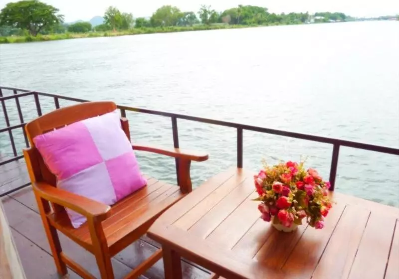 بنسيون Tara Raft