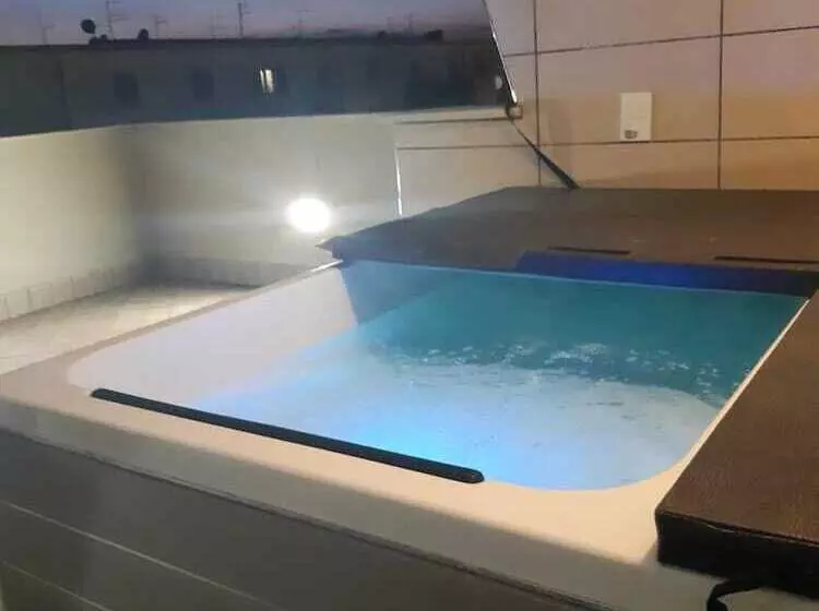 تختخواب و صبحانه Porto Di Claudio