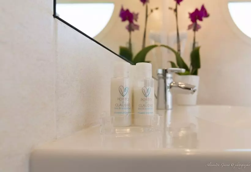 تختخواب و صبحانه Porto Di Claudio