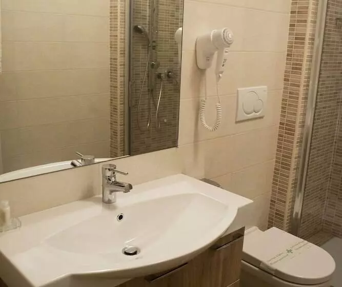 تختخواب و صبحانه Porto Di Claudio