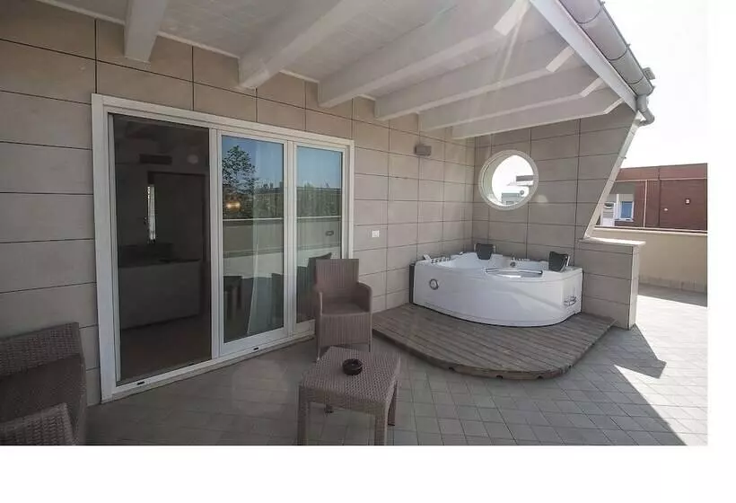 تختخواب و صبحانه Porto Di Claudio