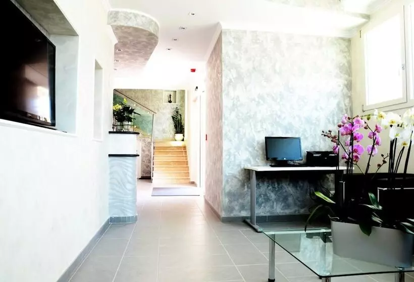 تختخواب و صبحانه Porto Di Claudio