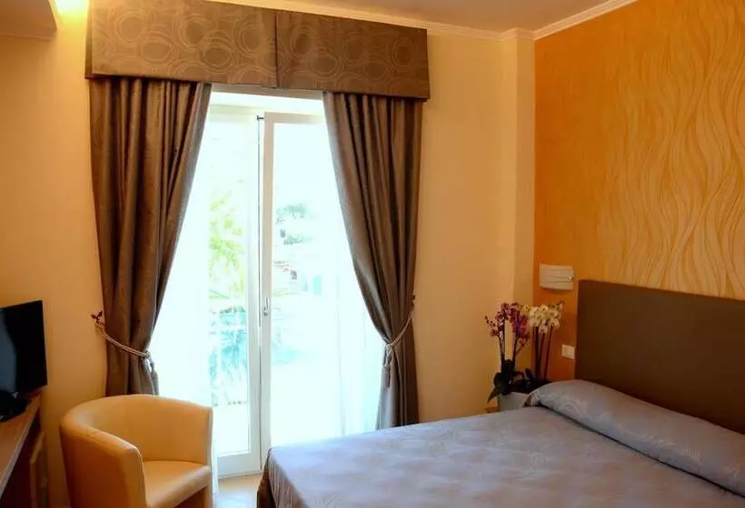 تختخواب و صبحانه Porto Di Claudio