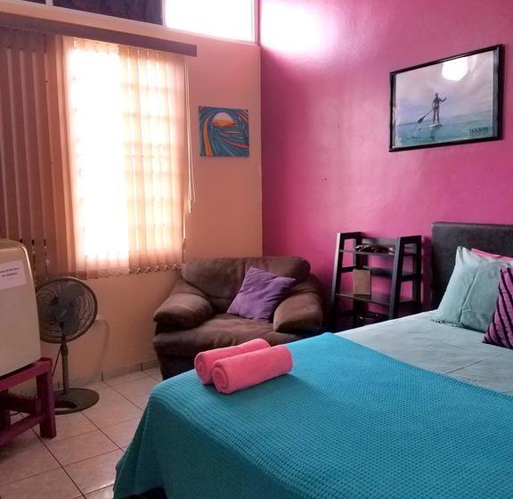 تختخواب و صبحانه Wssm Surf House