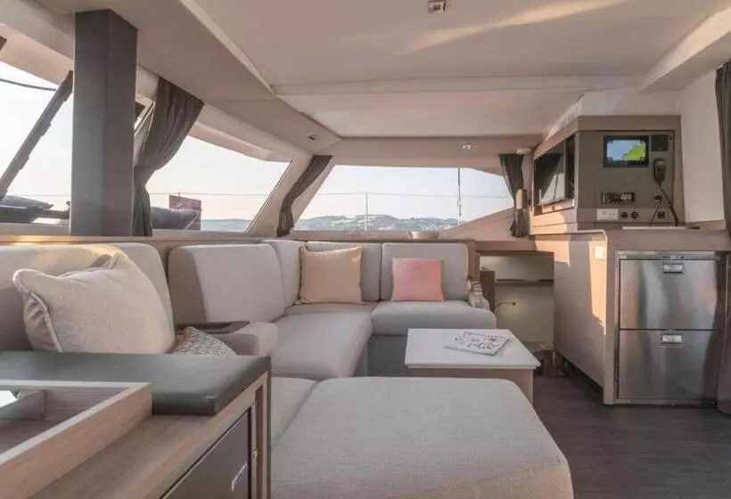 هتل Angioino & Spa