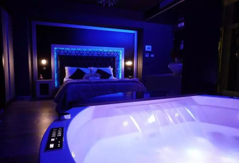 هتل Angioino & Spa