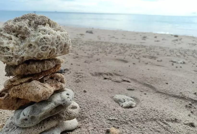 Отель Lanta Grand House