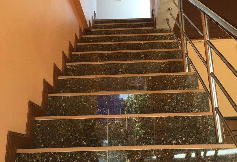 酒店 Lanta Grand House