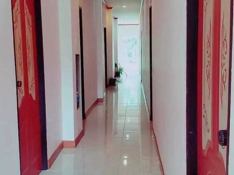 Отель Lanta Grand House