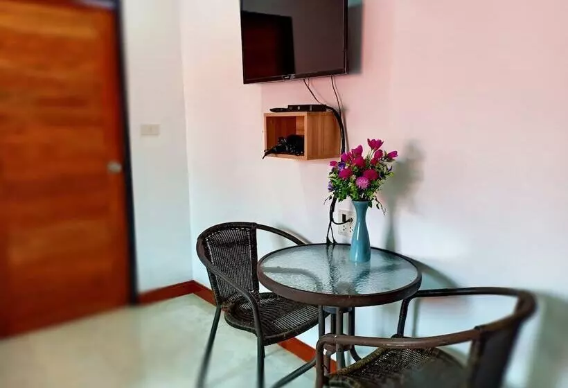 Отель Lanta Grand House