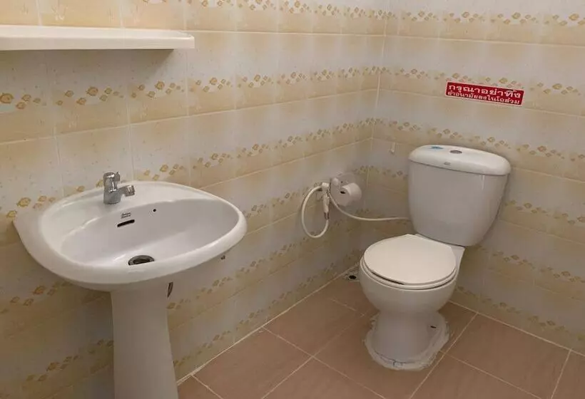 Отель Lanta Grand House