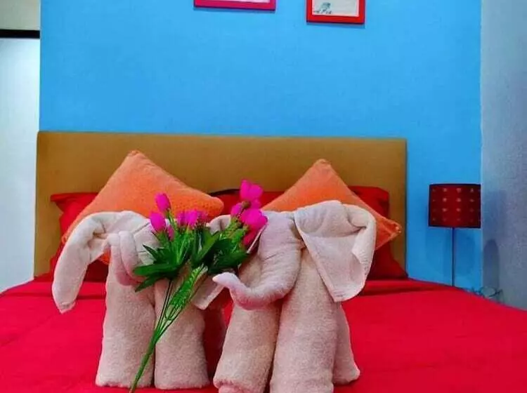 Отель Lanta Grand House